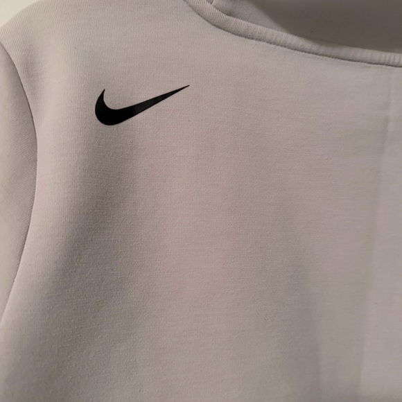 Nike Dry Fit Therma sweat top. Reversible front to back - Picture 4 of 7